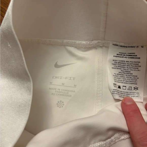 Nike white pleated athletic tennis skirt with attached shorts - Picture 4 of 4